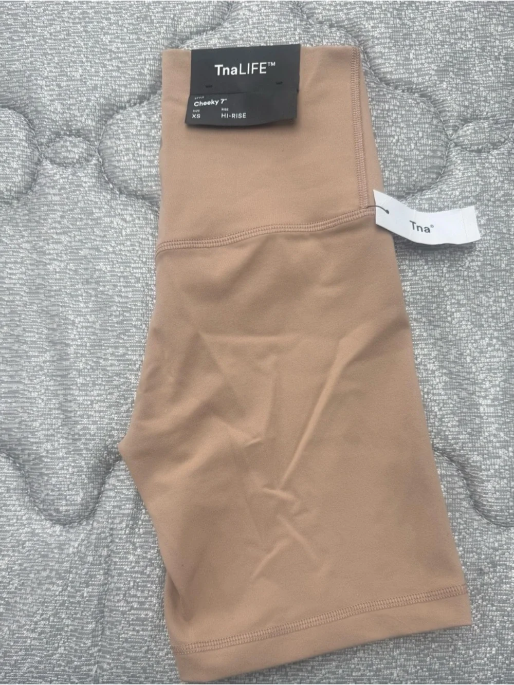 Aritzia TNALIFE Cheeky Hi-Rise 7 inches Shorts Chasm Gouffre XS New With Tags - Picture 4 of 5